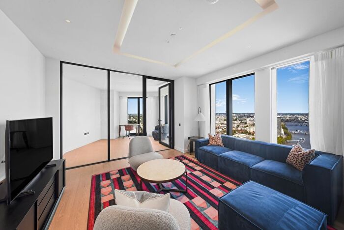 3 Bedroom Flat To Rent In River Park Towe, London, SW8