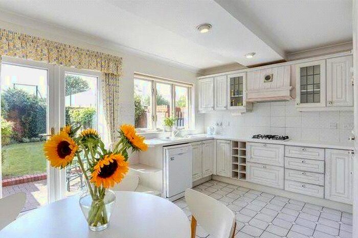 4 Bedroom Detached House To Rent In Western Gardens, Ealing, London, W5