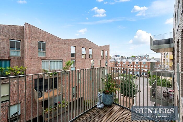1 Bedroom Flat For Sale In Durham Wharf Drive, Brentford, TW8
