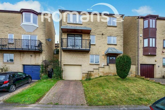 6 Bedroom Town House To Rent In Langdon Road, BA2