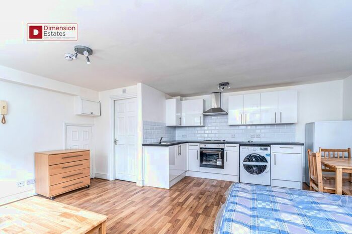 Studio To Rent In Rockville Court, Brooke Road, London, E5