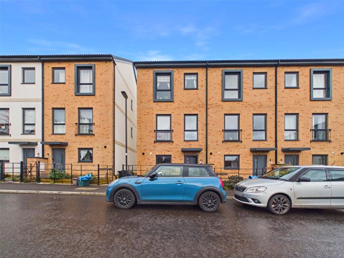 4 Bedroom End Of Terrace House For Sale In Parklands, Fishponds, Bristol, BS16