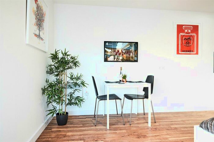 Flat To Rent In The Studios, Plaza Boulevard, Liverpool, L8
