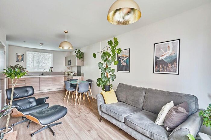 2 Bedroom Flat For Sale In Hammersley Road, London, E16