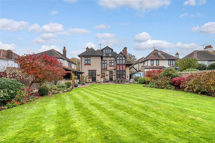 6 Bedroom Detached House For Sale In Parkanaur Avenue, Thorpe Bay, Essex, SS1