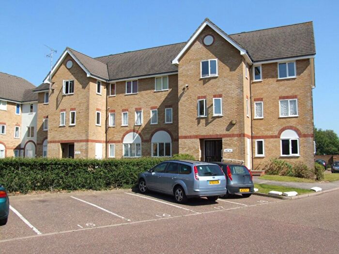 2 Bedroom Apartment For Sale In Cambridge Road, Southend-On-Sea, Essex, SS1