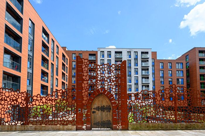 1 Bedroom Flat To Rent In Bernard Street, Ocean Village, SO14