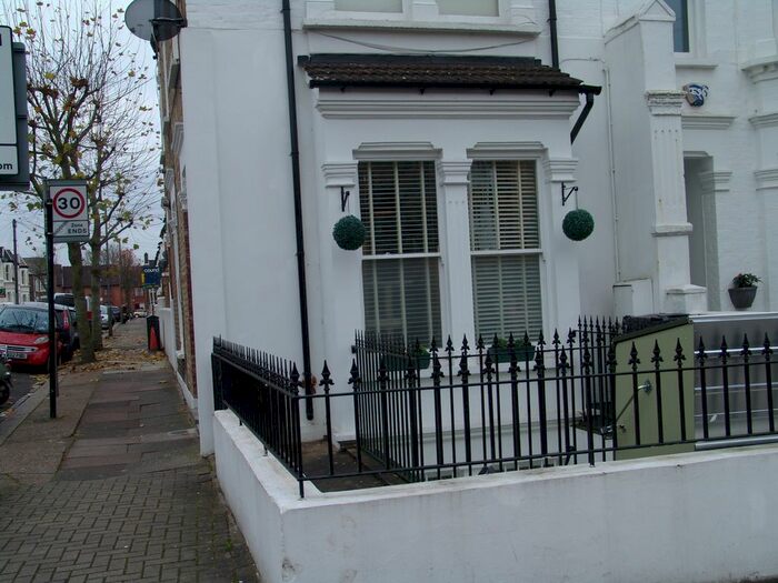 3 Bedroom Maisonette To Rent In Allfarthing Lane, Wandsworth, SW18