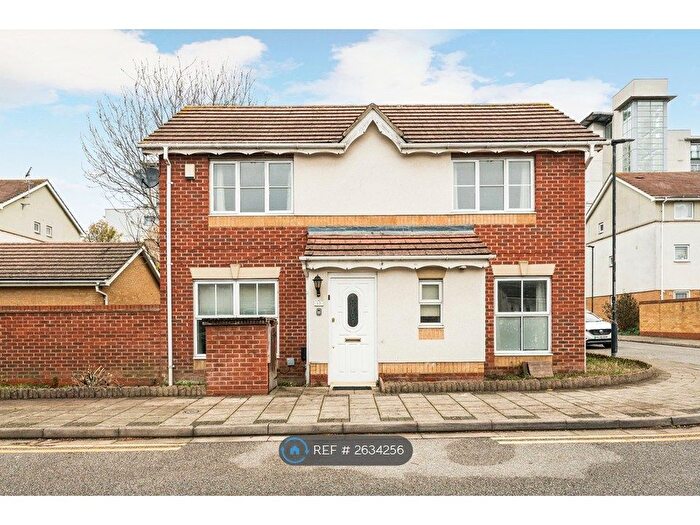 4 Bedroom Detached House To Rent In Tuppy Street, London, SE28