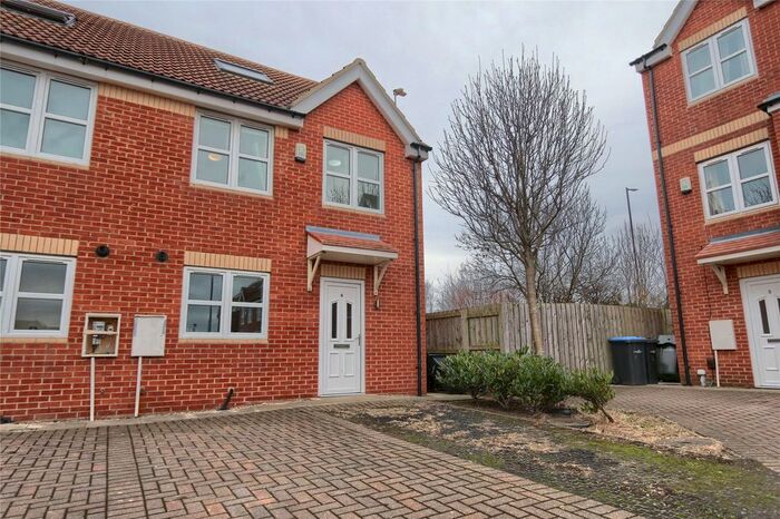 4 Bedroom Semi-Detached House To Rent In Saltwater Court, Middlesbrough TS4