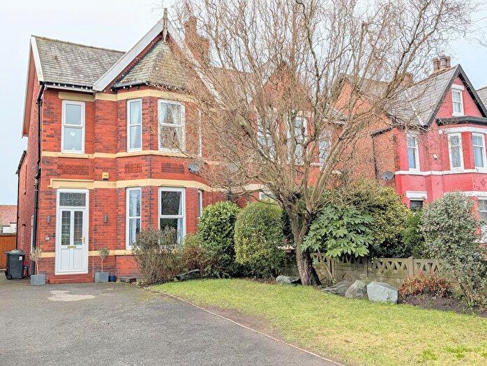 4 Bedroom Semi-Detached House To Rent In Golf Open - Mill Lane, Churchtown - Sleeps Up To, PR9