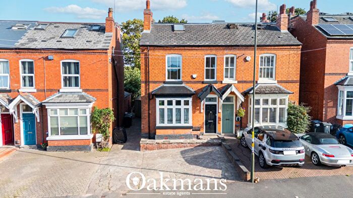 4 Bedroom Semi-Detached House For Sale In Park Hill Road, Birmingham, B17