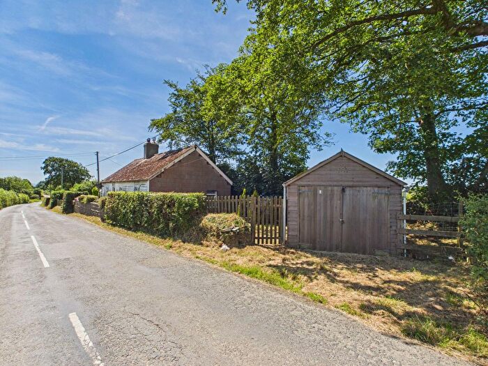 2 Bedroom Detached Bungalow For Sale In Shebbear, Beaworthy, EX21