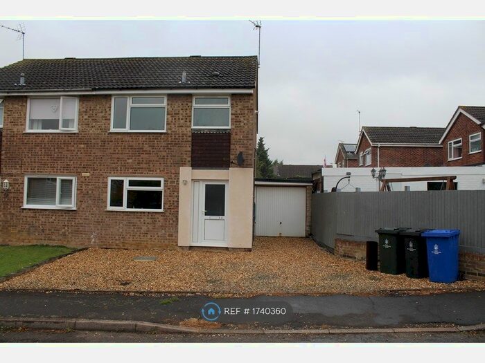 3 Bedroom Semi-Detached House To Rent In Lime Grove, Bugbrooke, Northampton, NN7