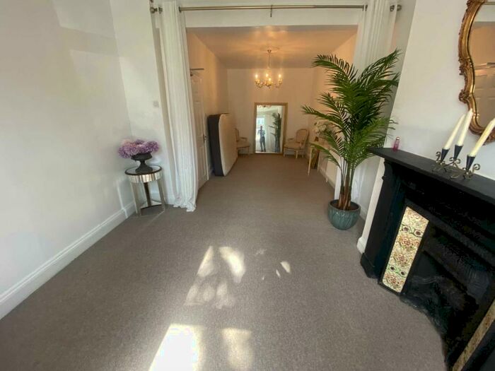 3 Bedroom House To Rent In Wellshouse Rd, North Acton, NW10