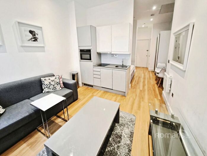 1 Bedroom Flat To Rent In Bath Road, Slough, Berkshire, SL1