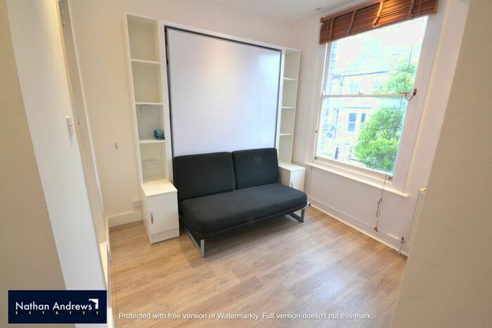 Studio To Rent In Delorme, Hammersmith, W6