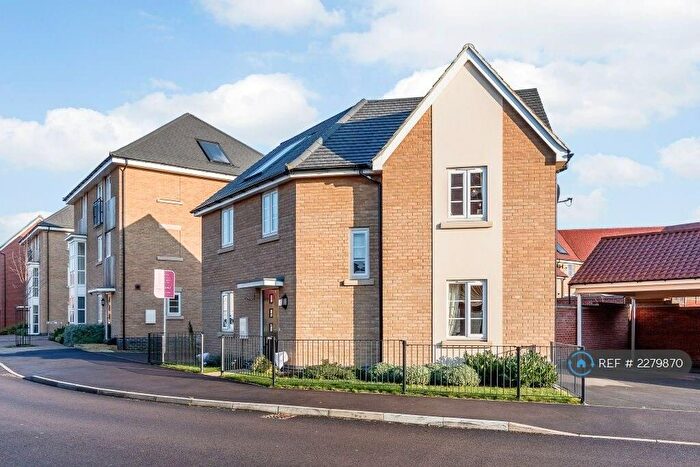 3 Bedroom Detached House To Rent In Lockgate Road, Northampton, NN4