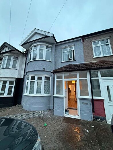 4 Bedroom Terraced House To Rent In Ridgeway Gardens, Ilford, IG4