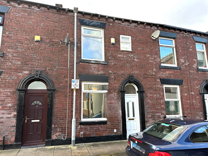 3 Bedroom End Of Terrace House For Sale In Park Street, Royton, Oldham, OL2