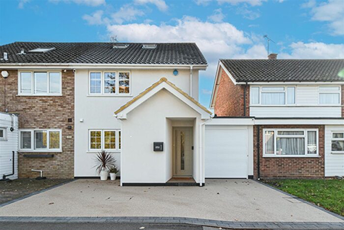 4 Bedroom Semi-Detached House For Sale In School Road, Kelvedon Hatch, Brentwood, CM15