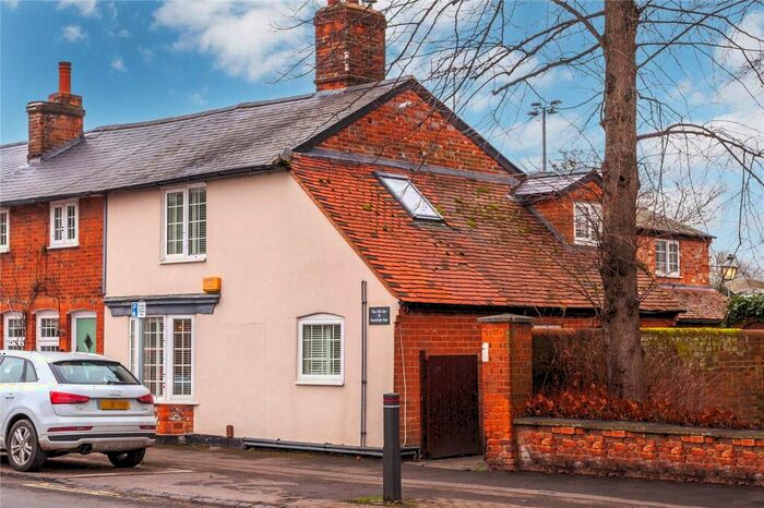 4 Bedroom End Of Terrace House To Rent In Northfield End, Henley-on-Thames, Oxfordshire, RG9
