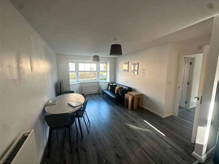 2 Bedroom Flat For Sale In Courtier Close, Liverpool, Merseyside, L5