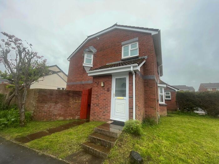 3 Bedroom Semi-Detached House To Rent In Wesley Way, Alphington, EX2