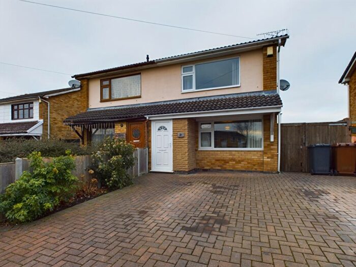 2 Bedroom Semi-Detached House For Sale In Kenmore Drive, Hinckley, LE10