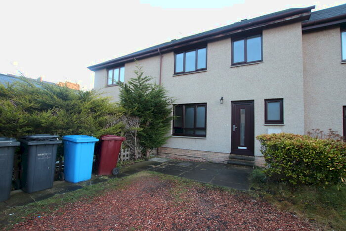 3 Bedroom Terraced House To Rent In Seafield Close, West End, DD1