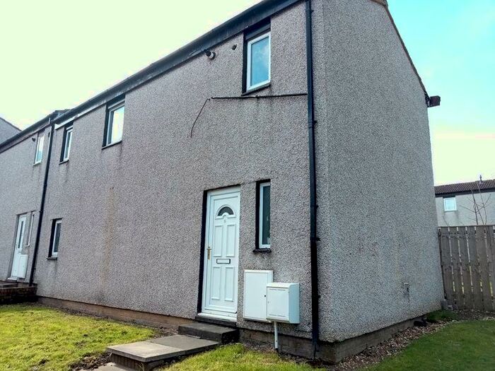 3 Bedroom End Of Terrace House To Rent In Whernside Walk, Ryton, NE40