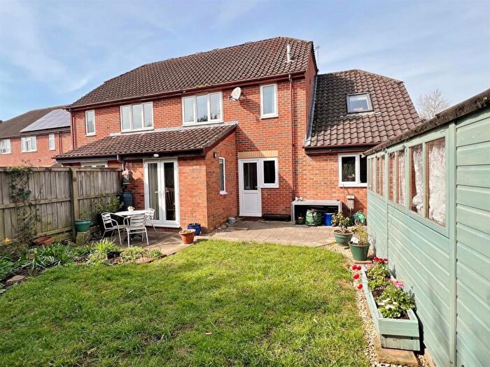4 Bedroom Semi Detached House For Sale In The Orchard, Semington, Trowbridge, BA14