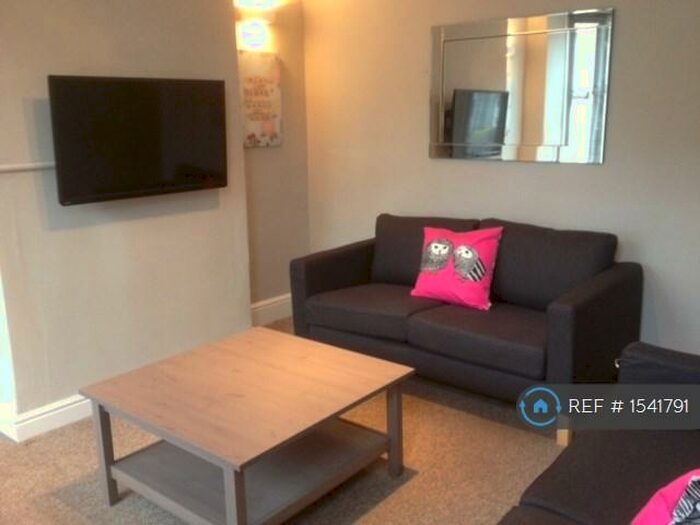 4 Bedroom Terraced House To Rent In School Road, Sheffield, S10