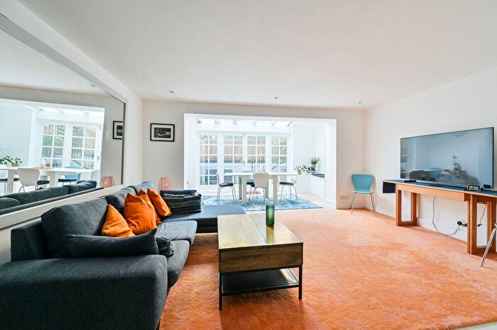 2 Bedroom Flat To Rent In Councillor Street, Camberwell, London, SE5