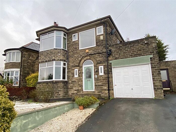 3 Bedroom Detached House To Rent In Staincliffe Road, Dewsbury, WF13