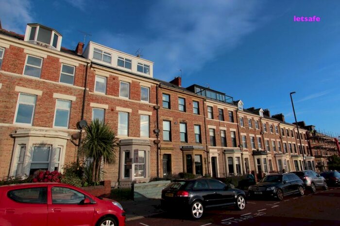 2 Bedroom Flat To Rent In Percy Park, Tynemouth, . **Great Location & Views**, NE30