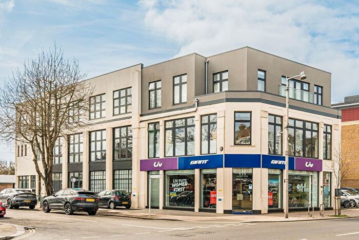 2 Bedroom Flat For Sale In Heath Road, Twickenham, TW1