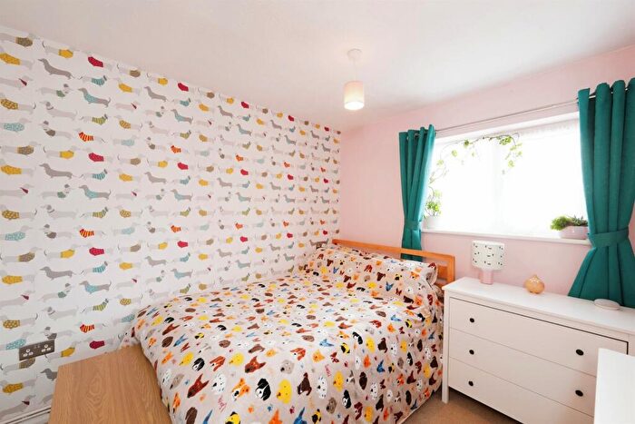 1 Bedroom Flat For Sale In Ash Close, Yate, Bristol, BS37