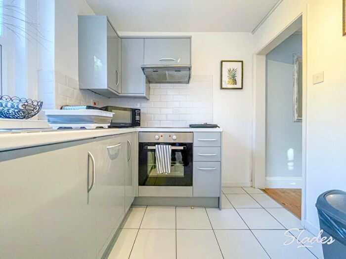 2 Bedroom Apartment To Rent In Boscombe Spa Road, Boscombe Spa, Bournemouth, BH5