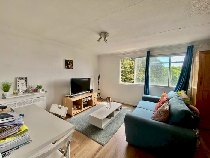 1 Bedroom Flat To Rent In Anson Drive, Southampton, SO19