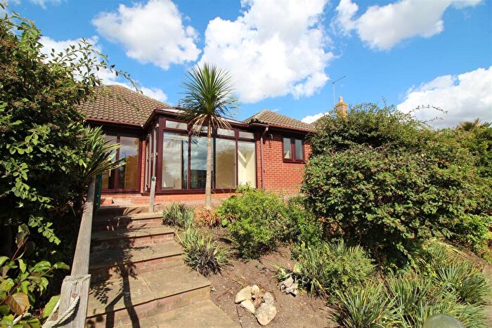 3 Bedroom Detached Bungalow For Sale In Riverside Mead, Stanground, Peterborough, PE2