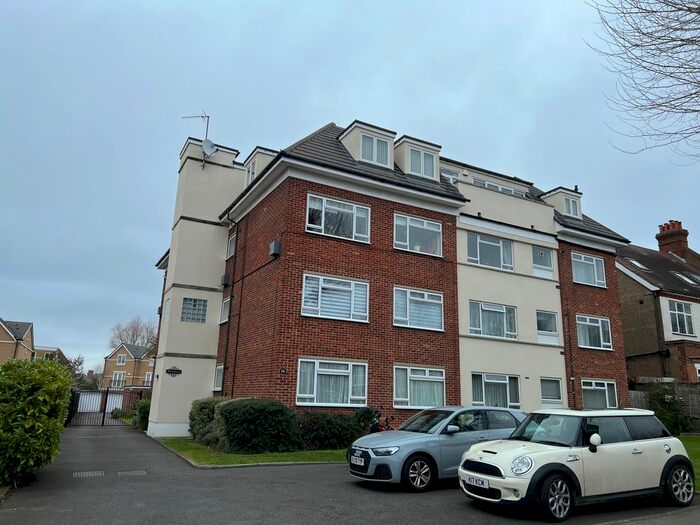 1 Bedroom Flat To Rent In Overbury Avenue, Beckenham, BR3