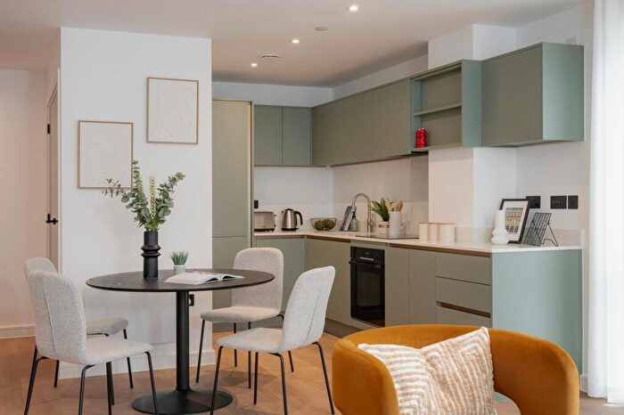 2 Bedroom Apartment To Rent In Windsor Bridge, Bath, BA2