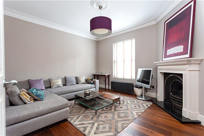 2 Bedroom Flat For Sale In Earl's Court Square, London, SW5