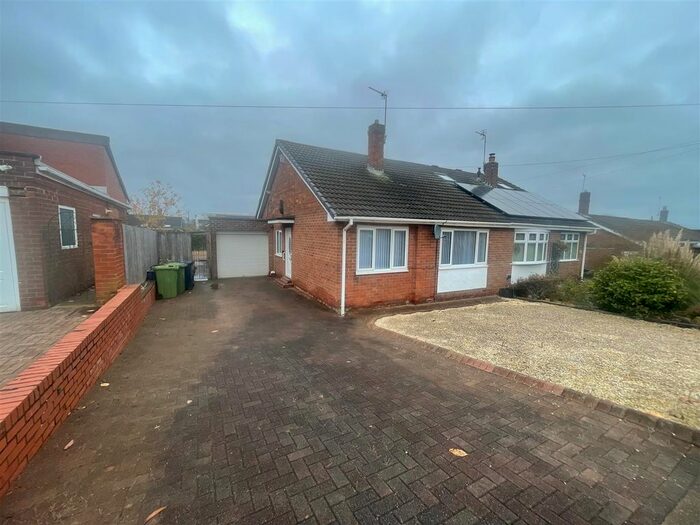2 Bedroom Semi-Detached Bungalow To Rent In Warwick Drive, Washington, NE37
