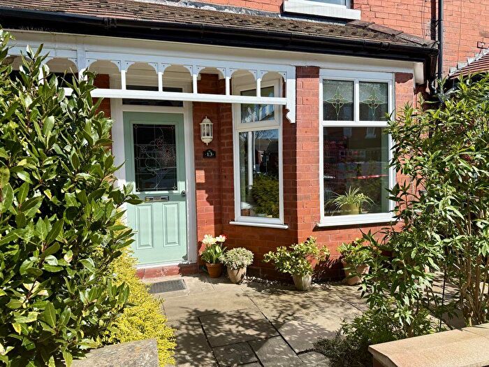 3 Bedroom Terraced House For Sale In Lyme Grove, Romiley, SK6
