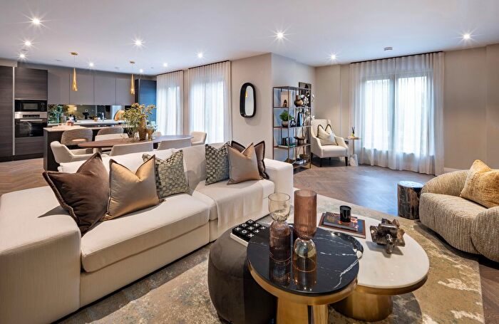 2 Bedroom Flat For Sale In Marylebone Mansions, Marylebone, W1H
