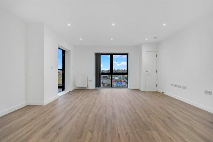 2 Bedroom Flat To Rent In Apartment, A Spring Gardens, Romford, RM7