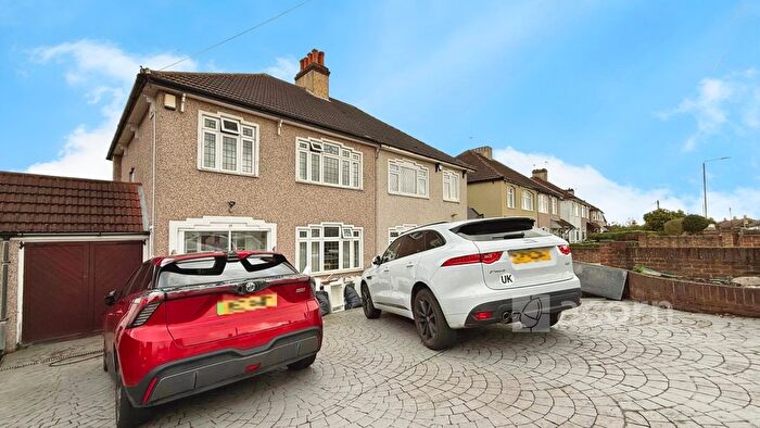 3 Bedroom Semi-Detached House To Rent In King Harolds Way, Bexleyheath, DA7