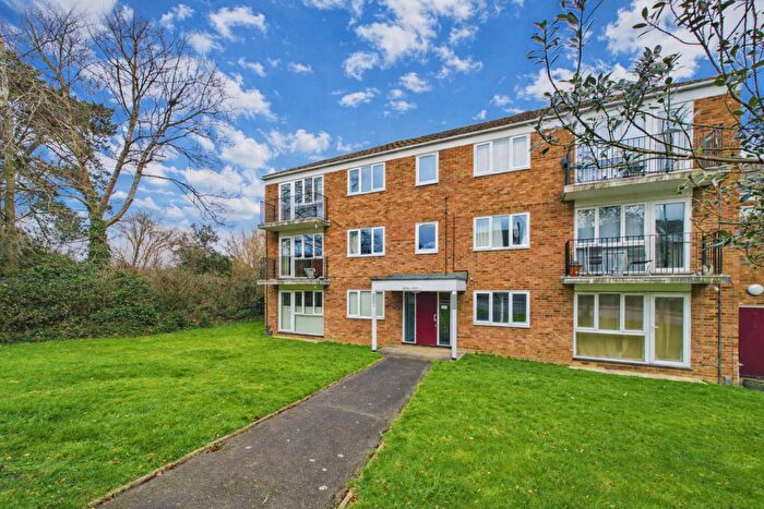 2 Bedroom Apartment For Sale In The Avenue, Hitchin, SG4